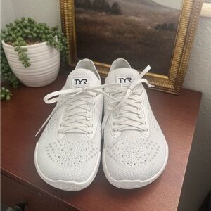 TYR Women’s White Dropzero Barefoot Trainer Shoes - Size 7